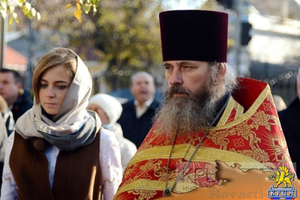 Поклонская в Симферополе приняла участие в освящении прокурорской часовни и получила икону Николая II с сыном (ФОТО, ВИДЕО) - «Политика Крыма» Поклонская в Симферополе приняла участие в освящении прокурорской часовни и получила икону Николая II с сыном (ФОТО, ВИДЕО) - «Политика Крыма»