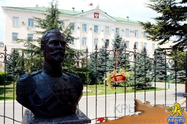 Поклонская в Симферополе приняла участие в освящении прокурорской часовни и получила икону Николая II с сыном (ФОТО, ВИДЕО) - «Политика Крыма» Поклонская в Симферополе приняла участие в освящении прокурорской часовни и получила икону Николая II с сыном (ФОТО, ВИДЕО) - «Политика Крыма»