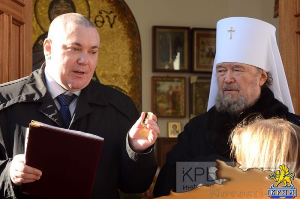 Поклонская в Симферополе приняла участие в освящении прокурорской часовни и получила икону Николая II с сыном (ФОТО, ВИДЕО) - «Политика Крыма» Поклонская в Симферополе приняла участие в освящении прокурорской часовни и получила икону Николая II с сыном (ФОТО, ВИДЕО) - «Политика Крыма»