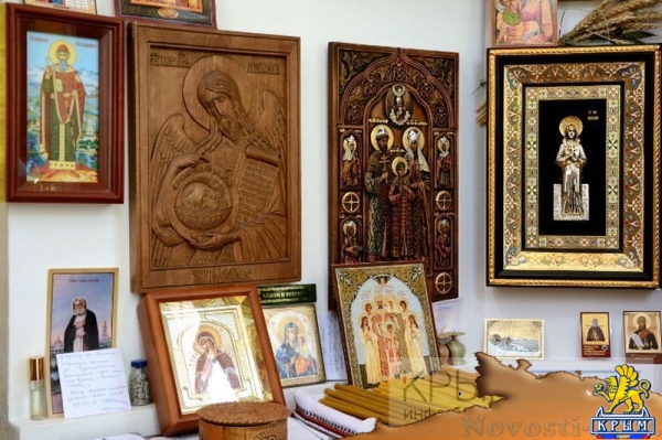Поклонская в Симферополе приняла участие в освящении прокурорской часовни и получила икону Николая II с сыном (ФОТО, ВИДЕО) - «Политика Крыма» Поклонская в Симферополе приняла участие в освящении прокурорской часовни и получила икону Николая II с сыном (ФОТО, ВИДЕО) - «Политика Крыма»