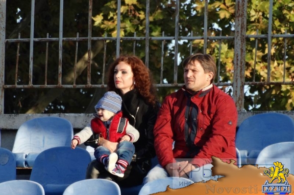 Лидирующие в чемпионате Премьер-лиги КФС «Крымтеплица» и «ТСК-Таврия» выиграли субботние матчи 10-го тура (ФОТО) - «Политика Крыма»