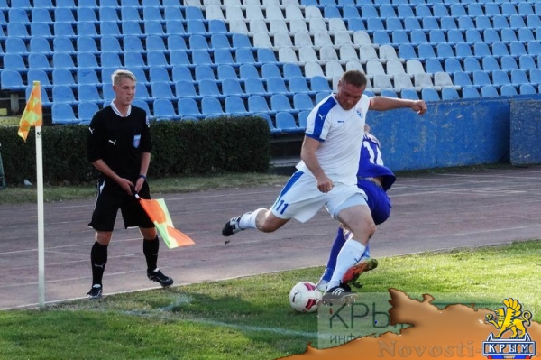 Лидирующие в чемпионате Премьер-лиги КФС «Крымтеплица» и «ТСК-Таврия» выиграли субботние матчи 10-го тура (ФОТО) - «Политика Крыма»