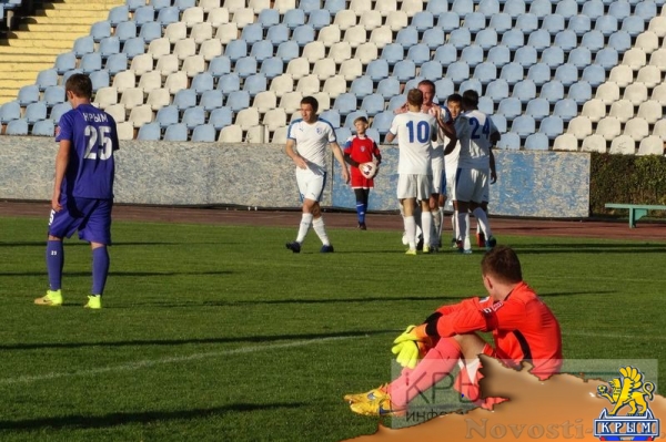 Лидирующие в чемпионате Премьер-лиги КФС «Крымтеплица» и «ТСК-Таврия» выиграли субботние матчи 10-го тура (ФОТО) - «Политика Крыма»