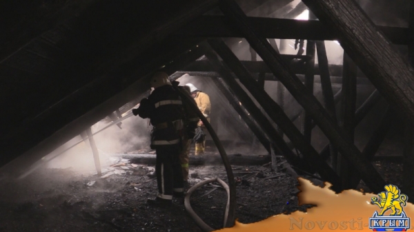 В Симферополе едва не сгорел жилой дом: На месте происшествия работали 29 пожарных (ФОТО, ВИДЕО) - «Симферополь»