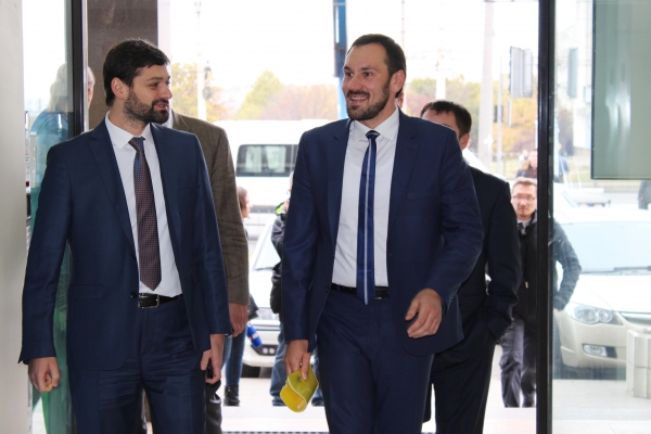 Председатель Госкомрегистра провел рабочую встречу с новоизбранным депутатом Госдумы РФ по проблемным вопросам сферы учёта и регистрации - «Госкомрегистр»