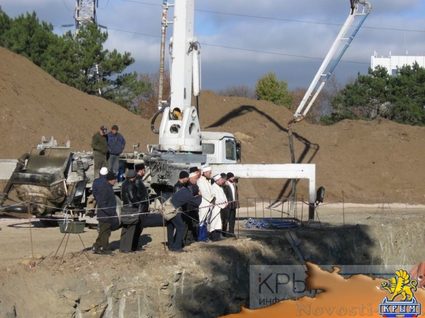 Церемония закладки фундамента Соборной мечети состоялась в Симферополе (ФОТО) - «70 лет Победы»
