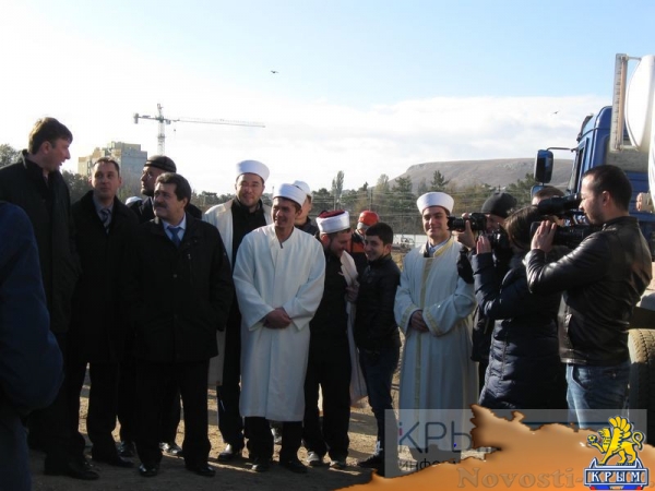 Церемония закладки фундамента Соборной мечети состоялась в Симферополе (ФОТО) - «70 лет Победы»
