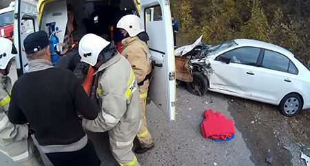 Спасатели Судакского отряда «КРЫМ-СПАС» деблокировали пострадавшего в результате ДТП на трассе «Алушта-Судак-Феодосия» - «МЧС»