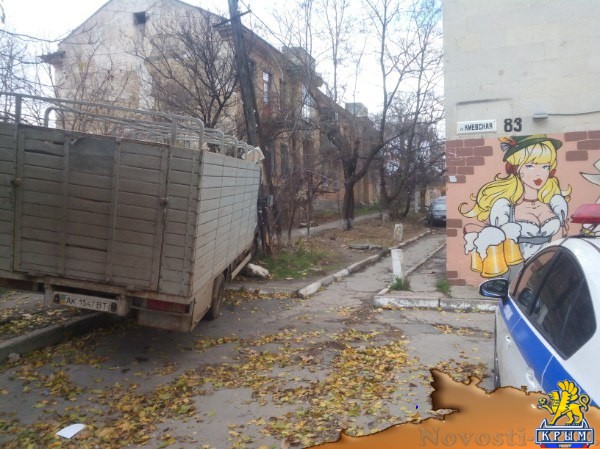 Симферопольцы сегодня наблюдали погоню полиции за угонщиком грузовика - «Происшествия» Симферопольцы сегодня наблюдали погоню полиции за угонщиком грузовика - «Происшествия»