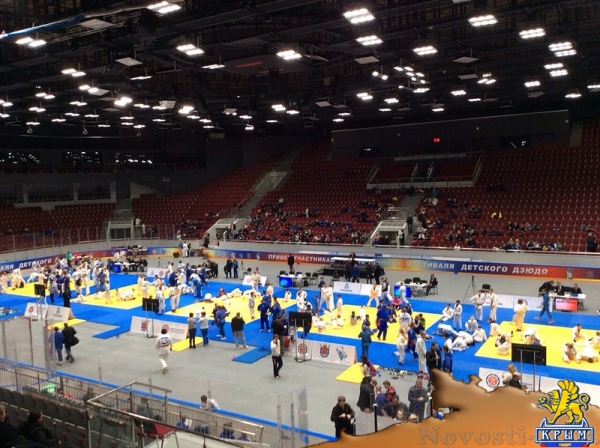 Воспитанницы клуба «СЛАВА» везут медали с фестиваля детского дзюдо - «Керчь»