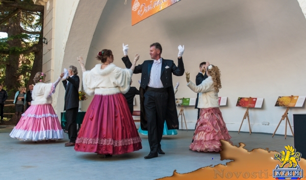 «Очей очарованье»: в Никитском ботаническом саду открыли Бал хризантем (ФОТОРЕПОРТАЖ) - «Общество Крыма»