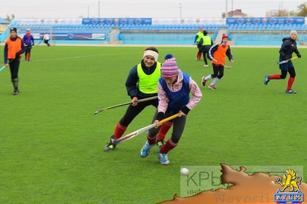 Сборная Москвы для девушек до 14 лет по хоккею на траве тренируется в Евпатории (ФОТО) - «Спорт Крыма»