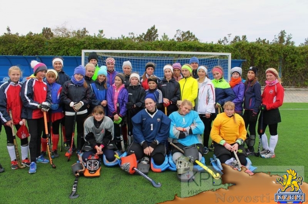 Сборная Москвы для девушек до 14 лет по хоккею на траве тренируется в Евпатории (ФОТО) - «Спорт Крыма»