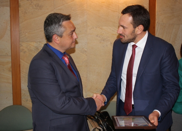 Эффективное взаимодействие всех органов власти Крыма способствует развитию учетно-регистрационной сферы и процветанию республики — Александр Спиридонов - «Госкомрегистр»