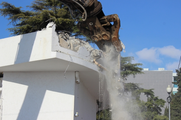 Сносу скандального торгового комплекса на Ялтинской набережной предшествовало 49 судебных заседаний — Александр Спиридонов - «Госкомрегистр»