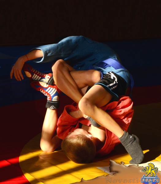 В Керчи проходит открытое первенство по самбо - «Керчь»