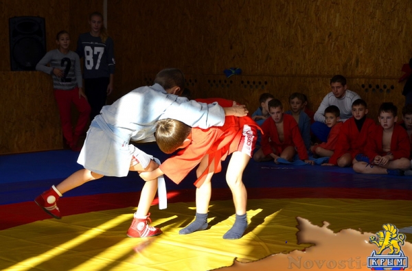 В Керчи проходит открытое первенство по самбо - «Керчь»
