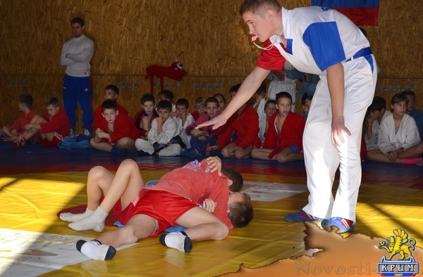 В Керчи проходит открытое первенство по самбо - «Керчь»