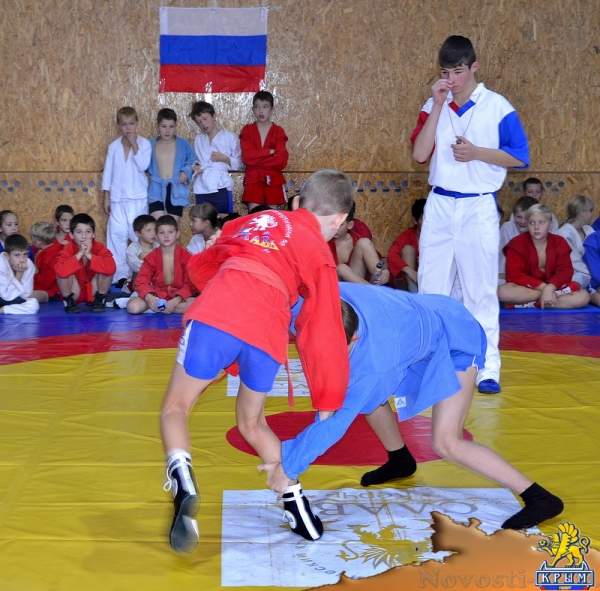 В Керчи проходит открытое первенство по самбо - «Керчь»