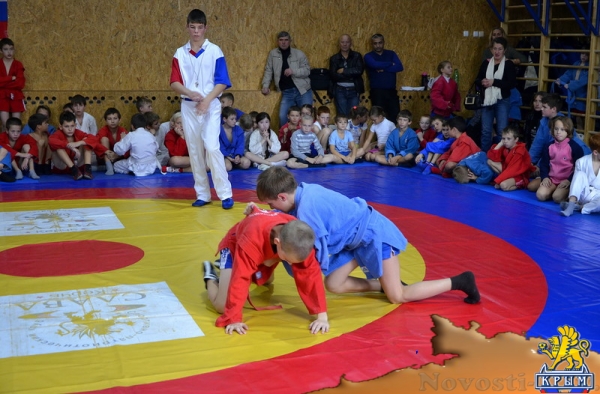 В Керчи проходит открытое первенство по самбо - «Керчь»
