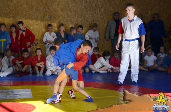 В Керчи проходит открытое первенство по самбо - «Керчь»