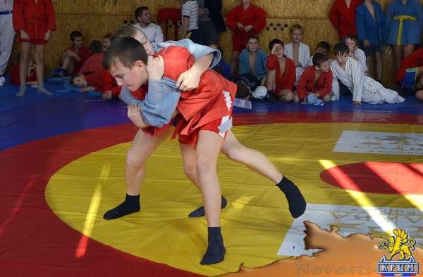 В Керчи проходит открытое первенство по самбо - «Керчь»