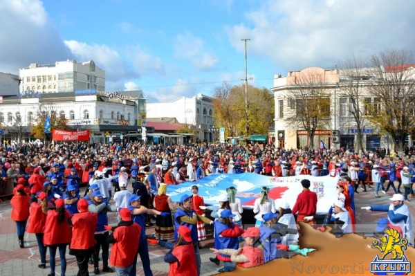 Крымчане отметили День народного единства праздничным шествием и концертами (ФОТО, ВИДЕО) - «Культура Крыма»