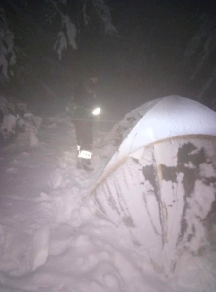 Спасли заблудившихся в горах и снегах туристов - «Происшествия»