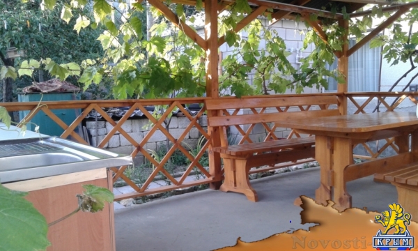 Отдых в Судаке. Дом для летнего отдыха на Бирюзова до 7-8 человек в 8-10 минутах до моря пешком Отдых в Крыму 2016 - жильё в Крыму без посредников - «Отдых в Судаке»