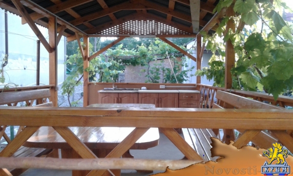 Отдых в Судаке. Дом для летнего отдыха на Бирюзова до 7-8 человек в 8-10 минутах до моря пешком Отдых в Крыму 2016 - жильё в Крыму без посредников - «Отдых в Судаке»