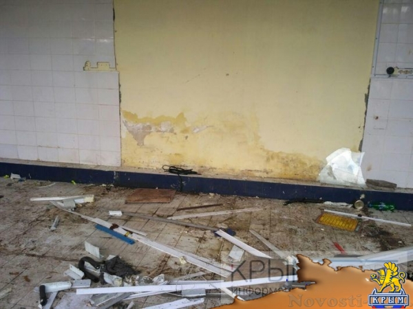 Снос шести незаконных торговых объектов начался на Центральном рынке Симферополя – двое владельцев отказались от самостоятельного демонтажа (ФОТО) - «Общество Крыма»