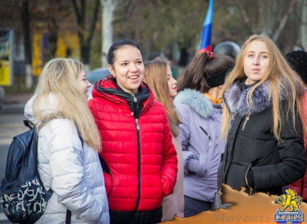 Луганск массово отметил День народного единства (ФОТОРЕПОРТАЖ. ВИДЕО) - «Общество Крыма»