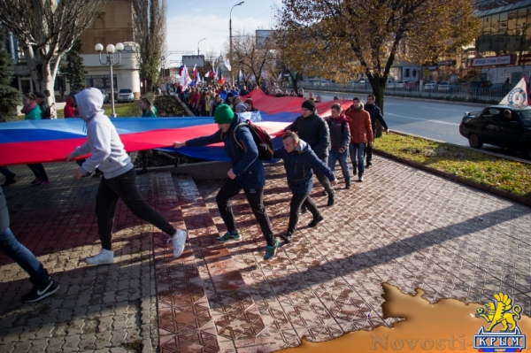 Луганск массово отметил День народного единства (ФОТОРЕПОРТАЖ. ВИДЕО) - «Общество Крыма»