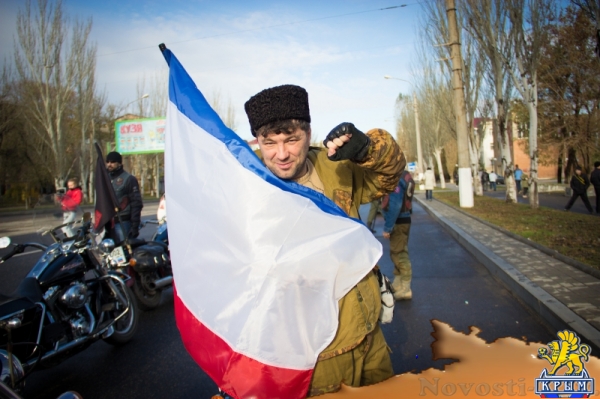 Луганск массово отметил День народного единства (ФОТОРЕПОРТАЖ. ВИДЕО) - «Общество Крыма»