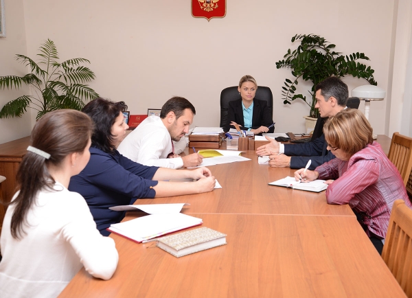 Экономические интересы республики должны быть в приоритете при рассмотрении спорных случаев аренды сельскохозяйственных земель — Александр Спиридонов - «Госкомрегистр»