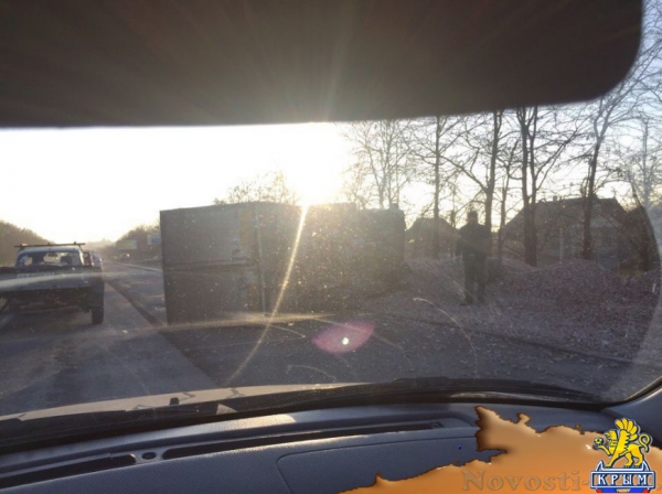 На въезде в Симферополь перевернулась «Газель» со сладостями (ФОТО) - «Симферополь» На въезде в Симферополь перевернулась «Газель» со сладостями (ФОТО) - «Симферополь»