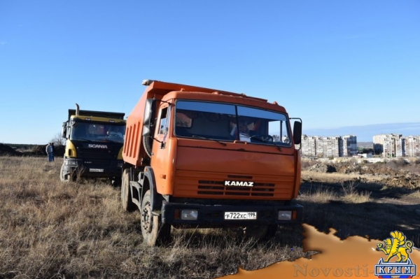 В Симферополе приступили к уборке многолетних свалок (ФОТО) - «Симферополь» В Симферополе приступили к уборке многолетних свалок (ФОТО) - «Симферополь»