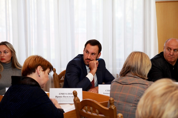 В Госкомрегистре и ГУП РК «Крым БТИ» свободно 76 вакансий — Александр Спиридонов - «Госкомрегистр»