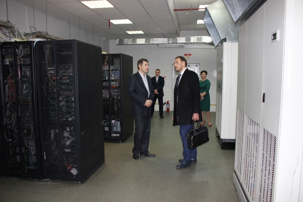 Госкомрегистр, учитывая опыт Ростовской области, будет и дальше усиливать взаимодействие с «МФЦ» - Александр Спиридонов - «Госкомрегистр»