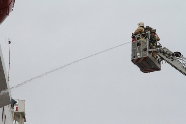 В Севастопольском морском порту тушили корабль «Новороссийск» (ФОТО)  - «Новости Севастополя» В Севастопольском морском порту тушили корабль «Новороссийск» (ФОТО)  - «Новости Севастополя»