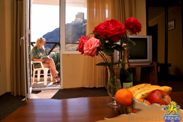 Отдых в Судаке. Отель с бассейном в 100м от моря и видом на крепость Отдых в Крыму 2016 - жильё в Крыму без посредников - «Отдых в Судаке»