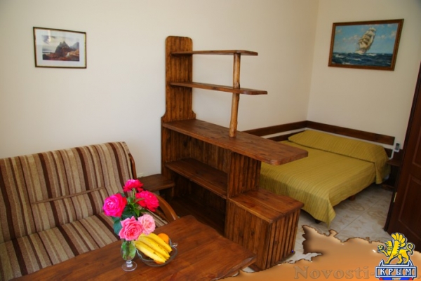 Отдых в Судаке. Отель с бассейном в 100м от моря и видом на крепость Отдых в Крыму 2016 - жильё в Крыму без посредников - «Отдых в Судаке»