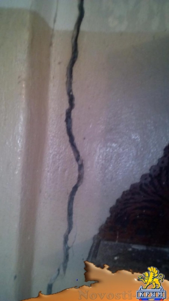 В Керчи 150-летний жилой дом превращается в руины - «Керчь» В Керчи 150-летний жилой дом превращается в руины - «Керчь»
