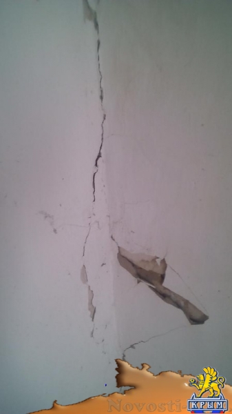 В Керчи 150-летний жилой дом превращается в руины - «Керчь» В Керчи 150-летний жилой дом превращается в руины - «Керчь»