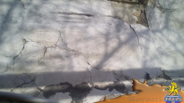 В Керчи 150-летний жилой дом превращается в руины - «Керчь» В Керчи 150-летний жилой дом превращается в руины - «Керчь»