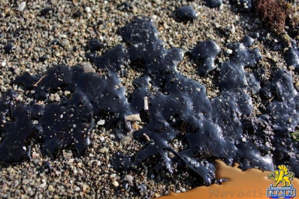 Разлив мазута зафиксирован в акватории Судака (ФОТО) - «Туризм Крыма» Разлив мазута зафиксирован в акватории Судака (ФОТО) - «Туризм Крыма»