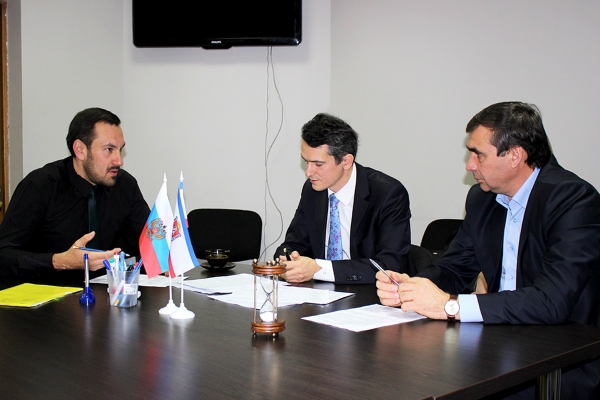 В Госкомрегистр за 4 месяца через специально организованные окна приема поступило более 2,5 тысяч пакетов документов от аграриев - «Госкомрегистр»