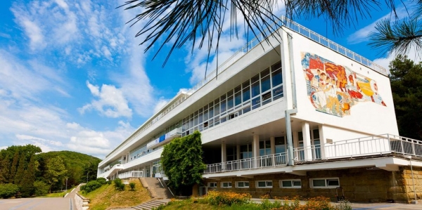 Госкомрегистр оформляет 185 объектов недвижимости Международного детского центра «Артек» - «Госкомрегистр»