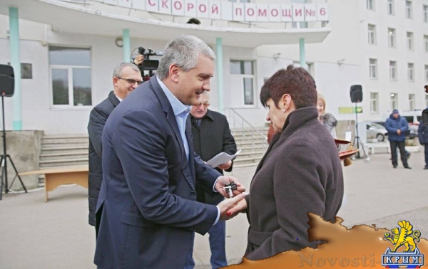 Аксёнов вручил крымским медикам ключи от новых автомобилей «скорой помощи» (ФОТО) - «Общество Крыма» Аксёнов вручил крымским медикам ключи от новых автомобилей «скорой помощи» (ФОТО) - «Общество Крыма»