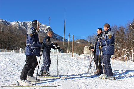 Сергей Шахов: с целью обезопасить туристический отдых, аварийно-спасательные посты «КРЫМ-СПАС» на Ангарском перевале и плато Ай-Петри будут работать весь зимний сезон - «МЧС» Сергей Шахов: с целью обезопасить туристический отдых, аварийно-спасательные посты «КРЫМ-СПАС» на Ангарском перевале и плато Ай-Петри будут работать весь зимний сезон - «МЧС»